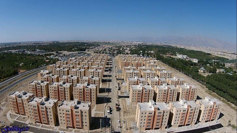 ساکنان مسکن مهر در سرما شب را روز میکنند